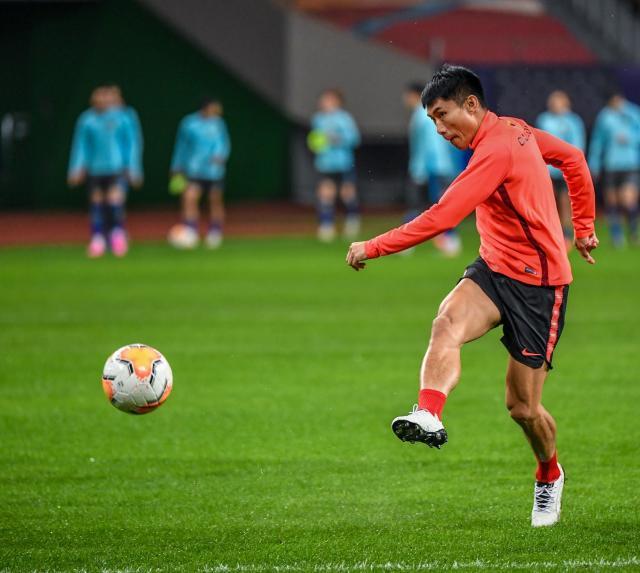 开云体育官网-事不过三！这一次不再拒绝 郑智挺身而出接过教鞭